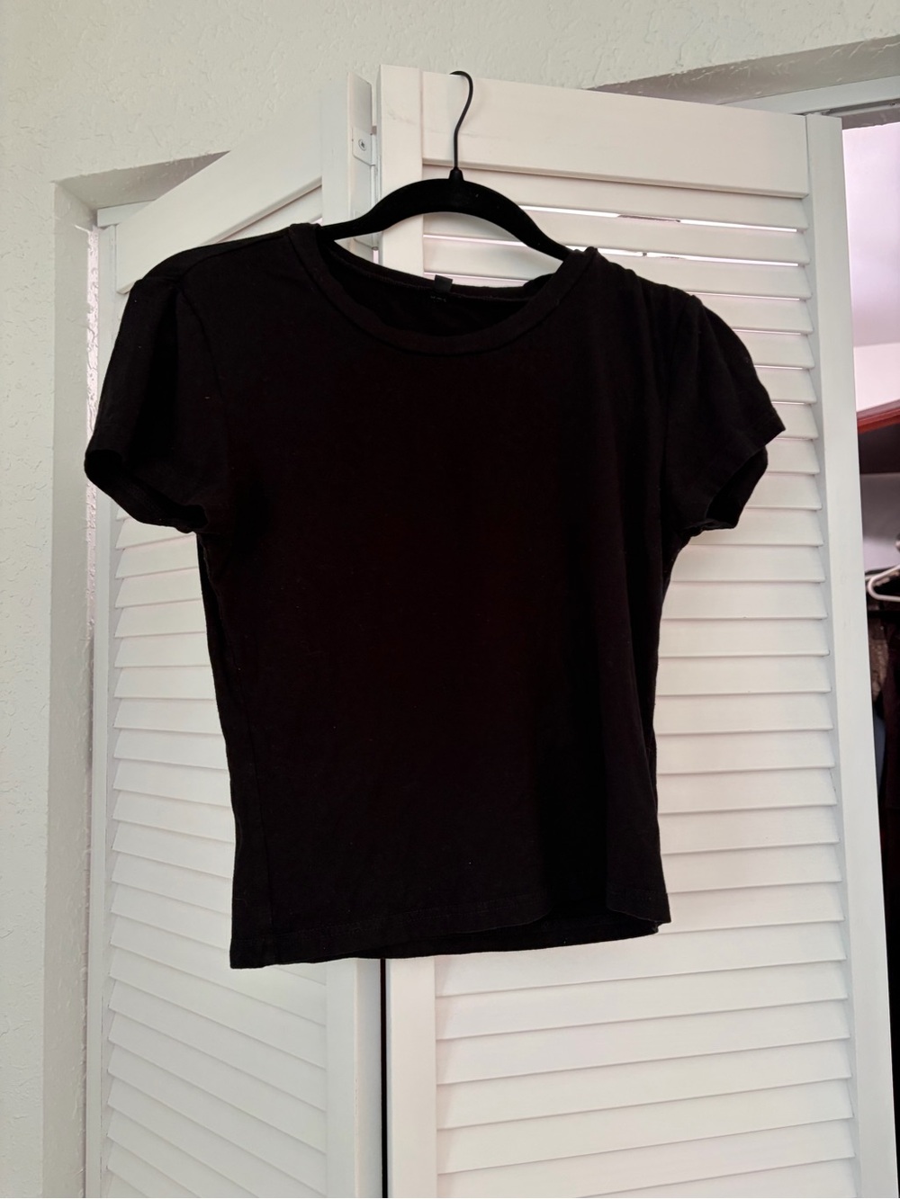 Black Crewneck Short Sleeve Women's Top